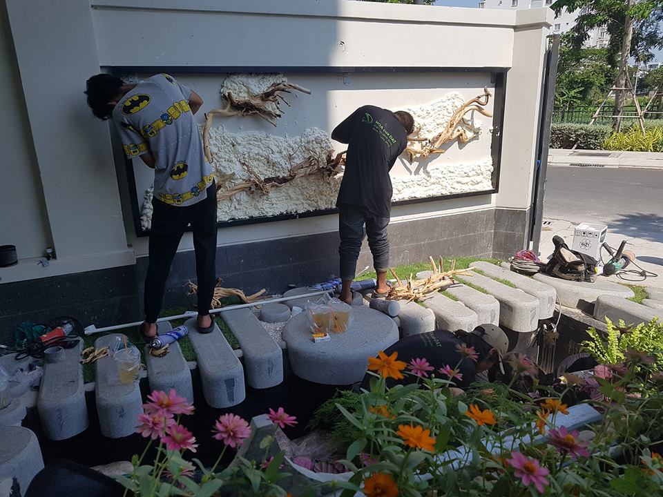 vườn hoa hồ koi tại biệt thự ca sĩ hương tràm